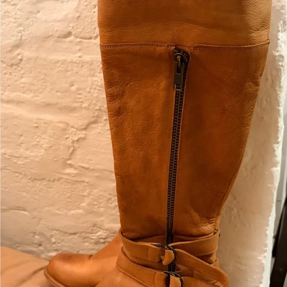 Free Bird Risky Tan Leather Boots - Picture 5 of 6